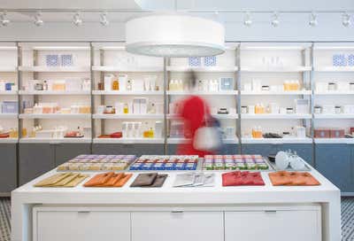  Contemporary Retail Open Plan. Fresh Newbury by Hacin + Associates.
