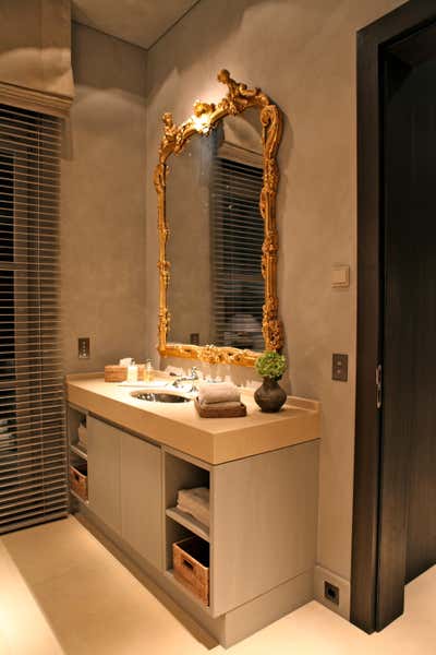  Eclectic Family Home Bathroom. Villa by Fuchs Interiors OHG.