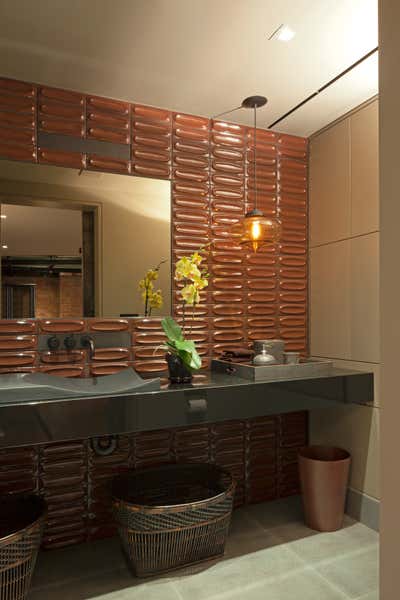  Modern Apartment Bathroom. Crosby Street Loft by DHD Architecture & Interior Design.