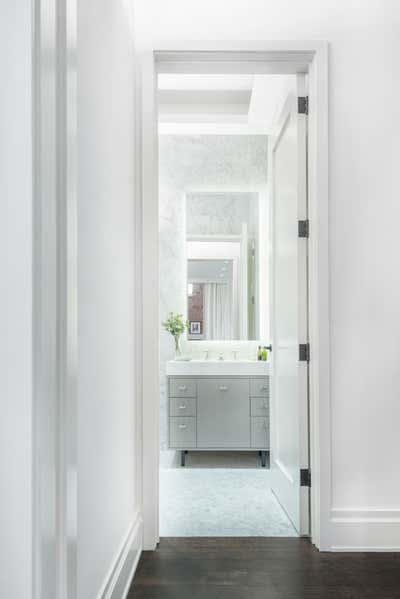  Modern Apartment Bathroom. Soho Loft by DHD Architecture & Interior Design.