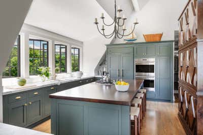  Traditional Vacation Home Kitchen. Cape Cod Boathouse by Jennifer Miller Studio.