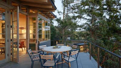  Modern Vacation Home Patio and Deck. Hillside Sanctuary by Hoedemaker Pfeiffer.