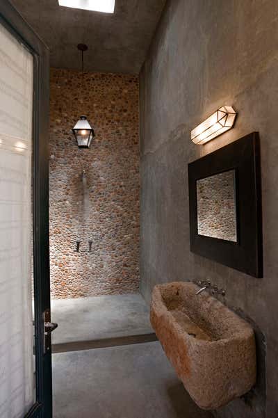 Organic Vacation Home Bathroom. Casa San Miguel de Allende - Mexico House by DHD Architecture & Interior Design.