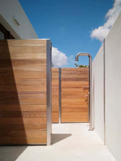  Contemporary Beach House Bathroom. House in Florida by 1100 Architect.