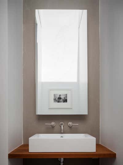  Contemporary Beach House Bathroom. House in Florida by 1100 Architect.