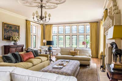  English Country Living Room. Oxfordshire Country House by d'Erlanger and Sloan.