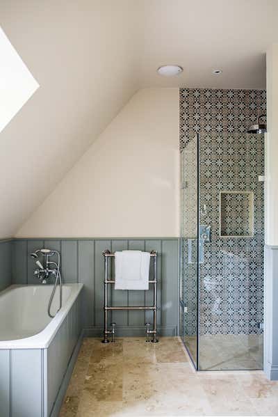  English Country Country House Bathroom. Oxfordshire Country House by d'Erlanger and Sloan.