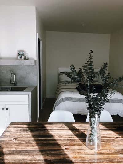 Modern Mixed Use Bedroom. Project Venice by Elisa Baran LLC.