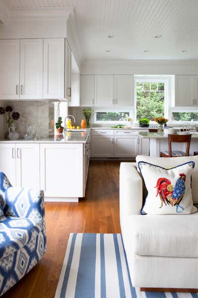  Transitional Beach House Living Room. East Hampton Village Classic  by  Linda Burkhardt, Inc.