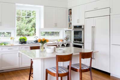  Transitional Beach House Kitchen. East Hampton Village Classic  by  Linda Burkhardt, Inc.