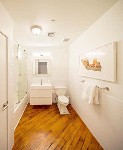  French Apartment Bathroom. Beacon LOFT by MQ Architecture.