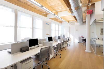  Modern Office Workspace. Olnick Spanu Headquarter by MQ Architecture.