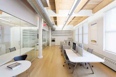  Modern Office Workspace. Olnick Spanu Headquarter by MQ Architecture.