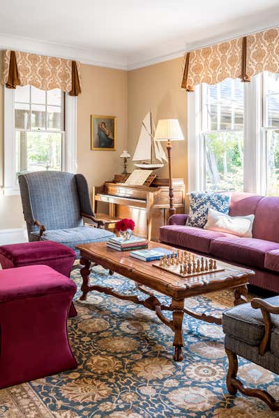  Vacation Home Living Room. #MaineHarbor by Laura Fox Interior Design.