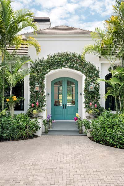  Tropical Beach Style Beach House Entry and Hall. West Palm Beach Chic by Cloth & Kind.