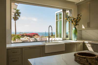 Modern Family Home Kitchen. California Coastal Estate by Samuel Amoia Associates.