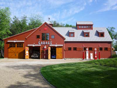 Craftsman Bachelor Pad Exterior. Aberdeen Creek Barn by Purple Cherry Architects.