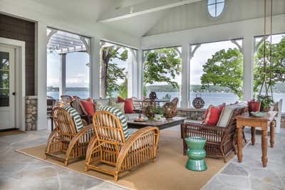  Cottage Vacation Home Patio and Deck. Multigenerational Lake House by Tom Stringer Design Partners.