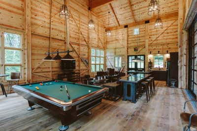  Cottage Vacation Home Bar and Game Room. Multigenerational Lake House by Tom Stringer Design Partners.
