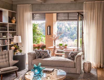  Mid-Century Modern Family Home Living Room. Mid-Century Modern Inspired Home by Solis Betancourt & Sherrill.