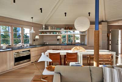  Modern Beach House Kitchen. Amagansett House by Meyer Davis.