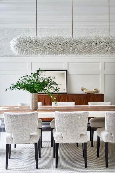 Modern Beach House Dining Room. Southampton 2 by Vanessa Rome Interiors.