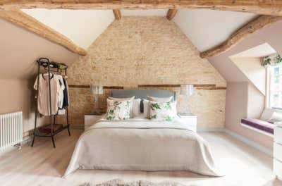 Cottage Country Vacation Home Bedroom. Cotswold Cottage by Astman Taylor.