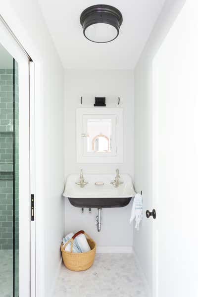  Mixed Use Bathroom. St Albans Pool House ADU by Hive LA Home.