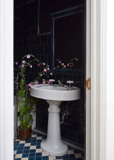  Eclectic Family Home Bathroom. Brooklyn Brownstone by Charlap Hyman & Herrero.