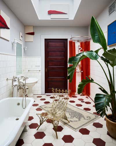  Eclectic Family Home Bathroom. Brooklyn Brownstone by Charlap Hyman & Herrero.