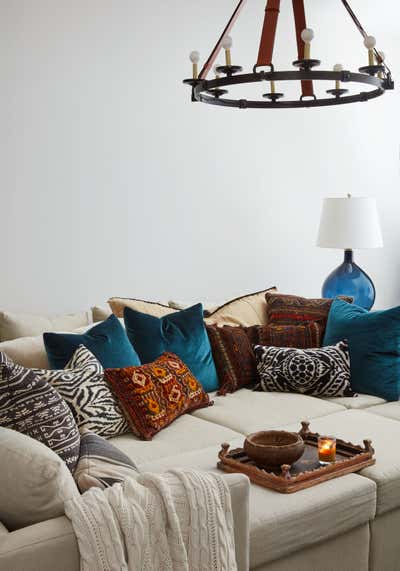  Eclectic Apartment Living Room. STREETERVILLE LOFT by Michael Del Piero Good Design.