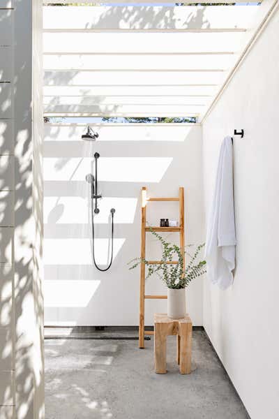  Farmhouse Bathroom. MacArthur Place Hotel by KES Studio.