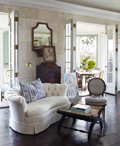  Beach Style Family Home Living Room. Hope Hill by Lindroth Design Co..
