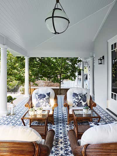 Transitional Vacation Home Patio and Deck. Avoca House by Greg Natale.