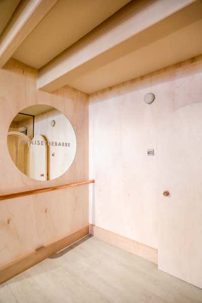  Minimalist Healthcare Entry and Hall. Barre Lab Duxton by Cream Pie Pte. Ltd..
