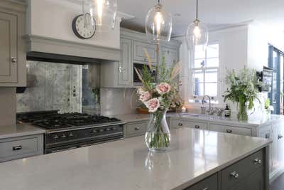  Traditional Family Home Kitchen. London Townhouse, Chelsea by Gomm Studio Ltd.