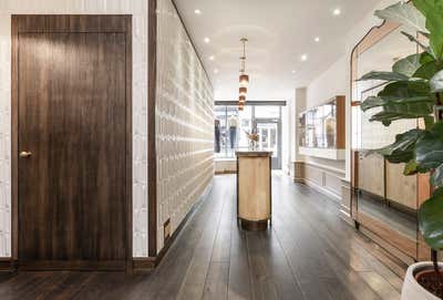  Contemporary Craftsman Retail Open Plan. Couverture by Pernille Lind Studio.