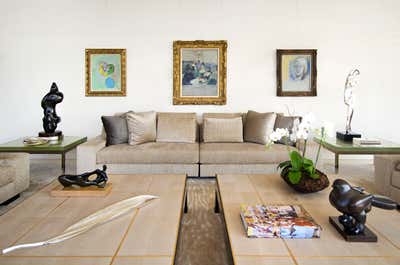 Contemporary Apartment Living Room. Art Collectors' Penthouse by Roric Tobin Designs.