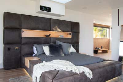 Industrial Bachelor Pad Bedroom. Hollywood Hills by Studio Jhoiey.