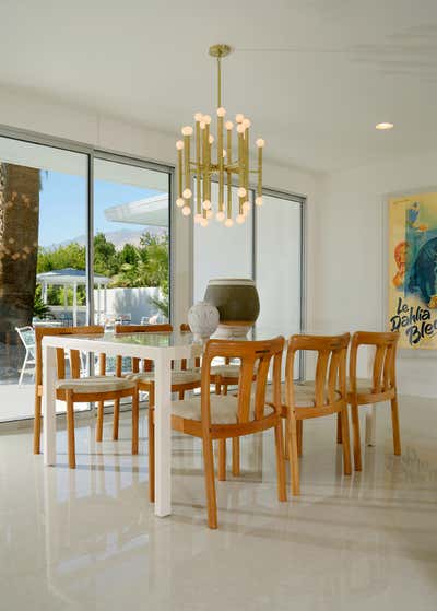  Mid-Century Modern Vacation Home Dining Room. PALM SPRINGS   -   MOVIE COLONY by Sean Gaston Design.