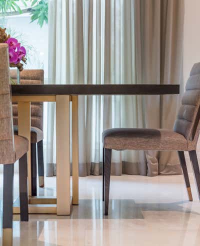  Contemporary Family Home Dining Room. Sophisticated Spaces by Maritza Capiro Designs Corp.