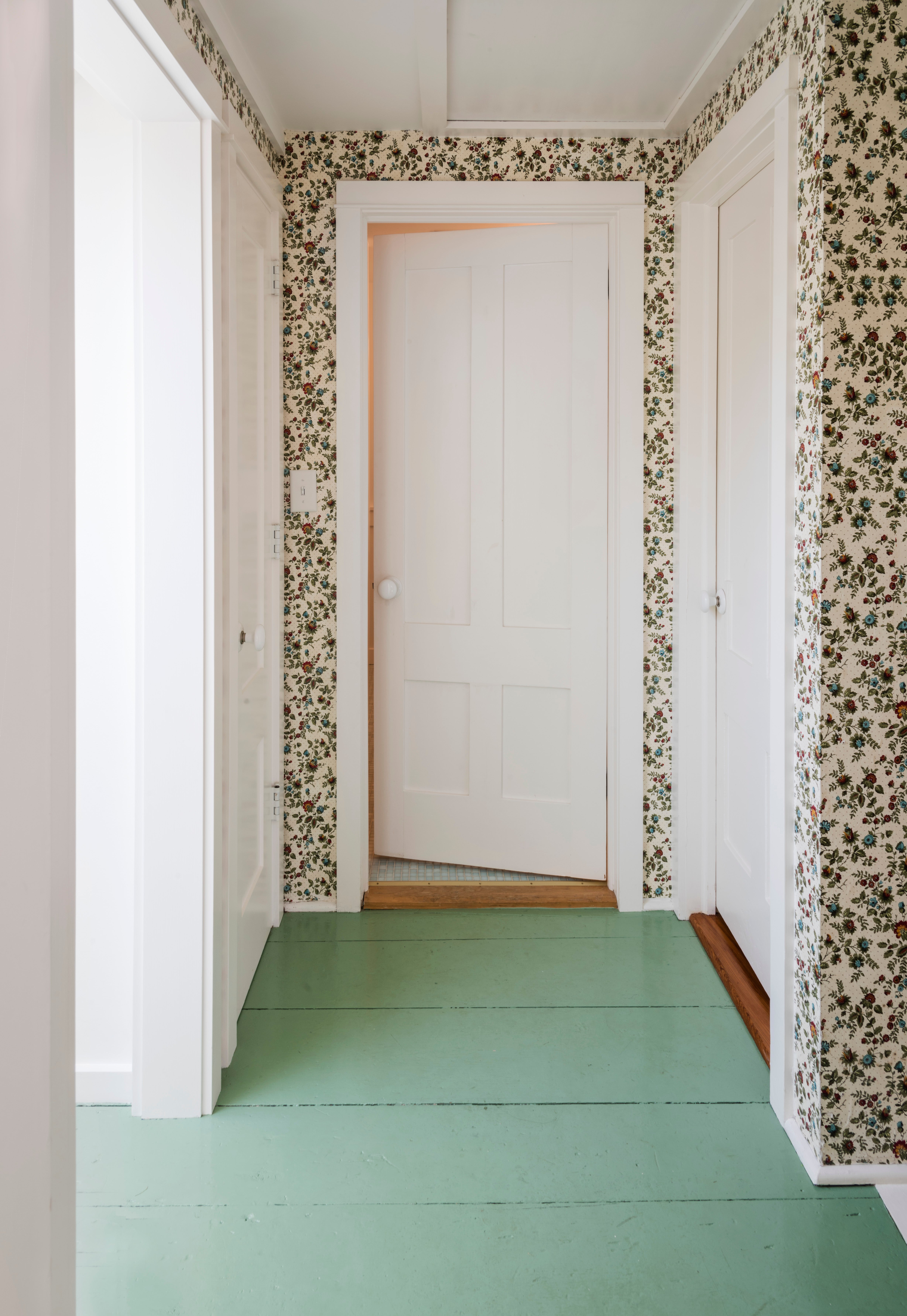 Beach Style Entry and Hall