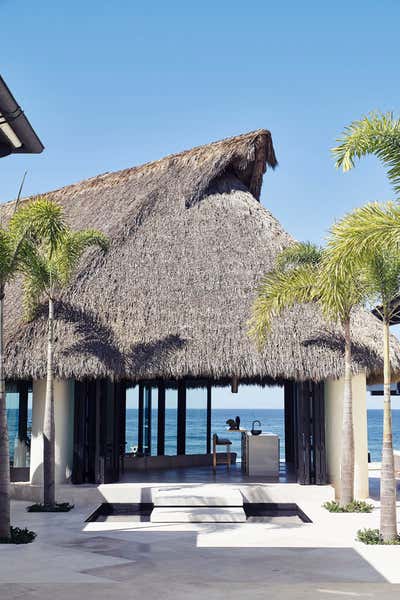  Beach Style Beach House Entry and Hall. Casa Fortuna by Palevsky.