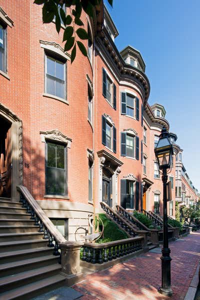 Traditional Apartment Exterior. Union Park Townhouse by Evolve Residential .