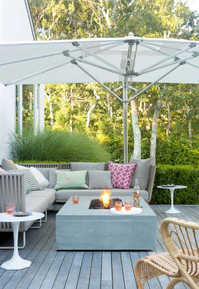  Transitional Beach House Patio and Deck. East Hampton Residence by Daun Curry Design Studio.