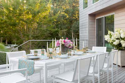  Contemporary Beach House Patio and Deck. East Hampton Residence by Daun Curry Design Studio.