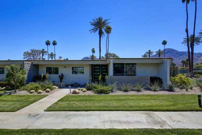  Mid-Century Modern Vacation Home Exterior. Indian Wells Condo by Casa Nu.