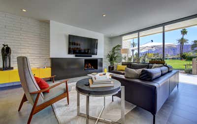  Mid-Century Modern Vacation Home Living Room. Indian Wells Condo by Casa Nu.
