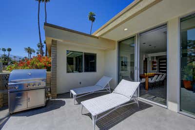  Mid-Century Modern Vacation Home Patio and Deck. Indian Wells Condo by Casa Nu.