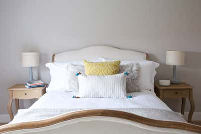  Transitional Family Home Bedroom. Oxfordshire House by Siobhan Loates Design LTD.